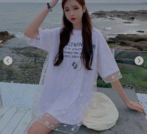 Daisy Print Mesh Sleeve T-Shirt