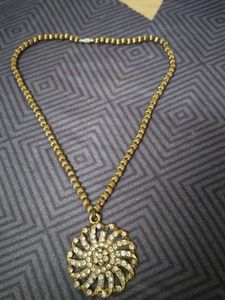 Sparkling Pendant Necklace