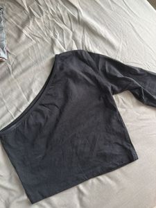 One shoulder top