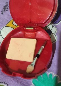 Beautiful 3-in -one Eyeshadow, Highlighter, Lipstick Pallette