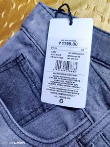 Stylish Men's Grey Denim Jeans
