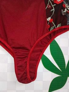 (1300)Red Floral Detail Lingerie