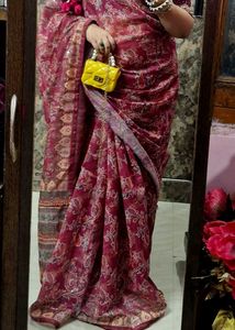 Elegant Maroon Paisley Print Saree