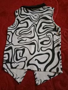 Stylish Black &amp; White Print Vest Top🦓