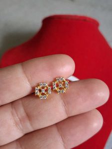 Elegant Diamond Stud Earrings gold ✨️