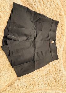 Black Pleated High-Waisted Shorts