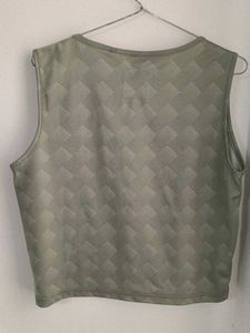 Sleek Sleeveless Printed Tank Top