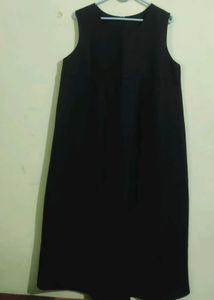 Classic Black Sleeveless Midi Dress