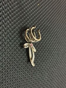 Chic Silver Bow Ear Cuff