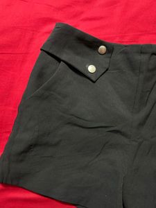 Chic Black Buttoned Shorts