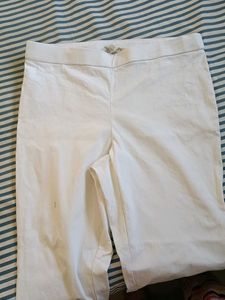 Chic White Cropped Pants