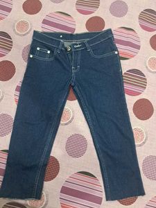 Stylish Blue Denim Capris