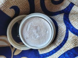 Insight Conmetics Viral Radiant Highlighter 04
