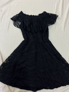 Elegant Off-Shoulder Lace Dress