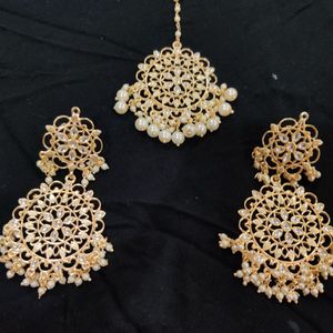 Saree and Maang Tikka &amp; Earrings