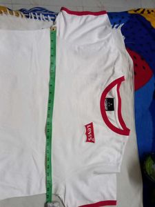Levi's White T-Shirt New one top condition