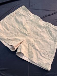 Comfortable Beige Cargo Shorts