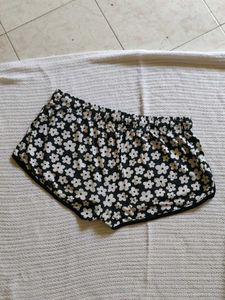 Cute Floral Print Shorts