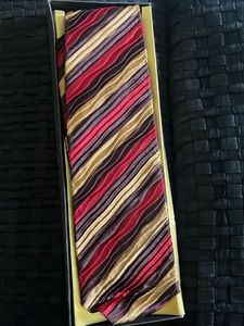Men’s silk tie beautifully crafted