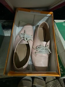 Chic Pink Lace-Up Oxford Flats