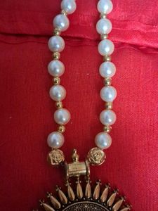 Pearl &amp; Gold Tone Necklace
