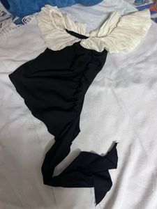 Chic Off-Shoulder Black &amp; White Top