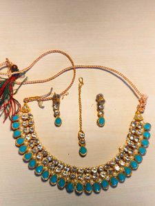 Choker Necklace with Turquoise and Crystals
