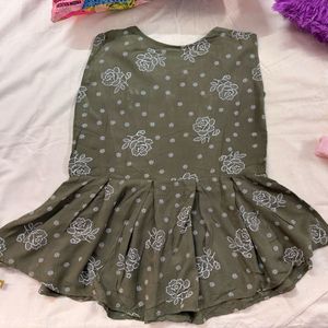 Cute Olive Floral Bubble Top 🕊️