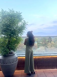 savana Elegant Olive Green V-Neck Maxi Dress