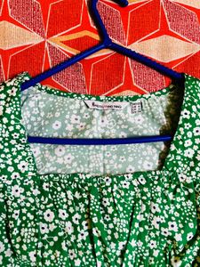 PUFF SLEEVE FLORAL PRINT CROP TOP