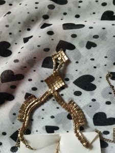 Stunning Jewel Set with Earrings