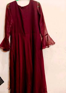 💖 Elegant Embroidered Maroon Gown