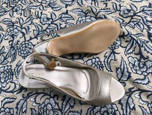 Elegant Gold Slingback Heels