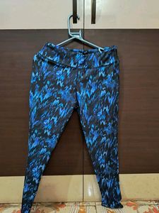 Women's Gym/ Yoga Leggings!! 💙