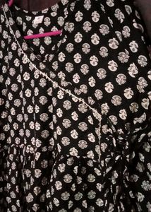 Stylish Black &amp; White Printed Kurta