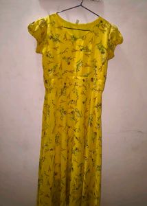 yellow rounded dress 💛