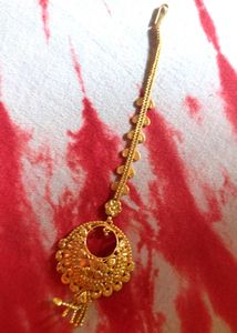 Elegant Gold-Plated Matha Patti Head Jewellery