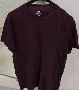 H&M Men's Burgundy T-Shirt