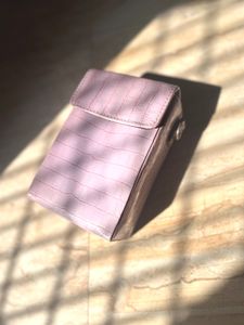 Stylish Croc Embossed Clutch Bag