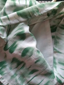 Green Floral Print top