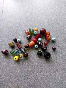 GLASS BEADS - Cat eye and Uv Light
