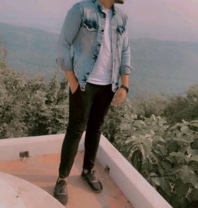 OThe Denim Jacket In Jeans Colour Which Is Amazin