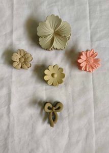 Cute Flower &amp; Dog Claw Clips