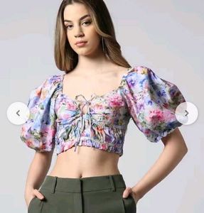 New ( with tags )Floral Puff Sleeve Crop Top