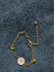 Daisy Charm Bracelet