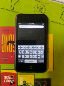 Apple iPod Touch 1st gen 8GB with sync cable