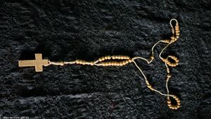 Chain For Men &amp; Women(Wooden)