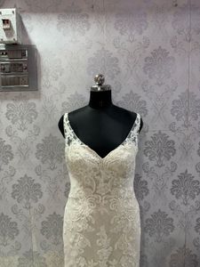 Stunning Lace Bridal Gown