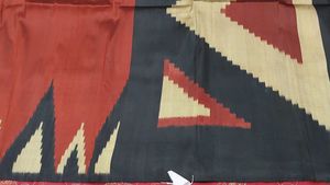 Silk Saree with Geometric Pattern