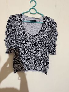 Black & White Floral Puff Sleeve Top